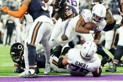 Vikings dominate Bears, bolster bid for division crown