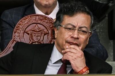 Colombian president alleges plot to down his plane with missiles