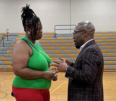 Robert Turner talking to mother of Au’Terrious Walter