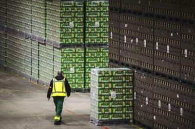 Heineken's beer shipments fell 2.4 percent last year