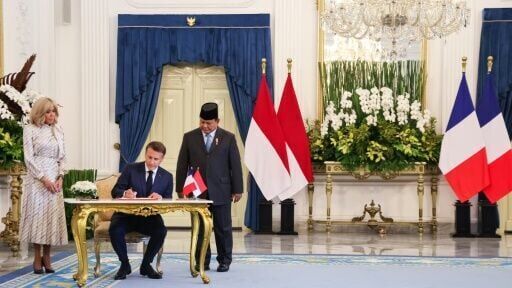 France, Indonesia call for Israeli-Palestinian progress as Macron visits