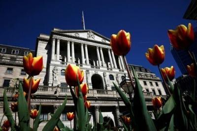 Bank of England cuts interest rate as US tariffs hit economy