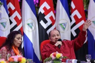 Daniel Ortega (R) and his wife Rosario Murillo (L) rule Nicaragua as co-presidents of the Central American country