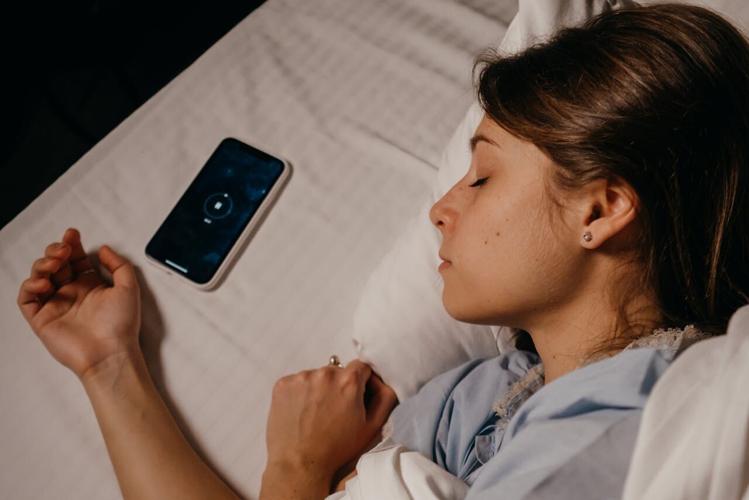 Bedtime study reveals when we fall asleep