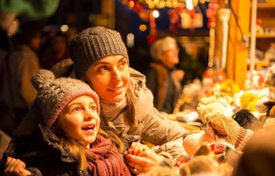woman and girl in Christmas market