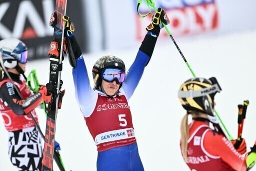 Brignone claims Sestriere giant slalom double after Shiffrin flops out