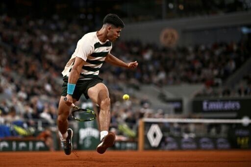 Alcaraz, Swiatek and Sabalenka in French Open semi-final hunt