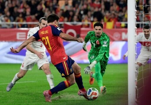 Mikel Oyarzabal scored the equaliser as Spain qualified for the World Cup unbeaten