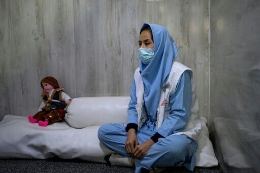 Afghan nurse Fawzia Azizi says mothers who have to work labour-intensive jobs are sometimes unable to produce enough breast milk due to dehydration