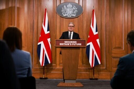 Under pressure from hard-right, Starmer takes cautious approach to EU 'reset'