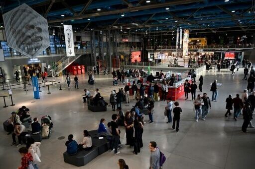 Art lovers mob Paris's Pompidou Centre ahead of five-year closure