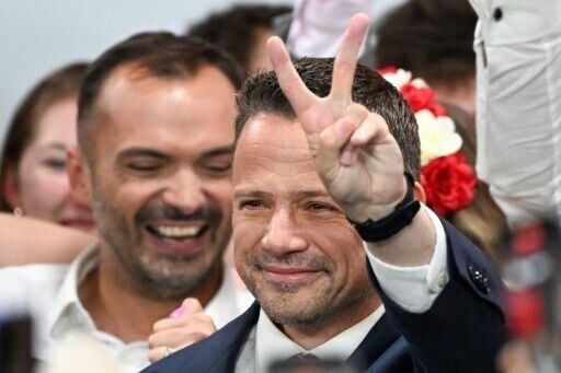 Polish PM calls confidence vote after nationalist wins presidency