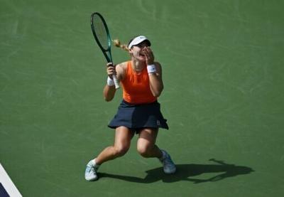 Andreeva, 17, tops world No. 1 Sabalenka for Indian Wells title