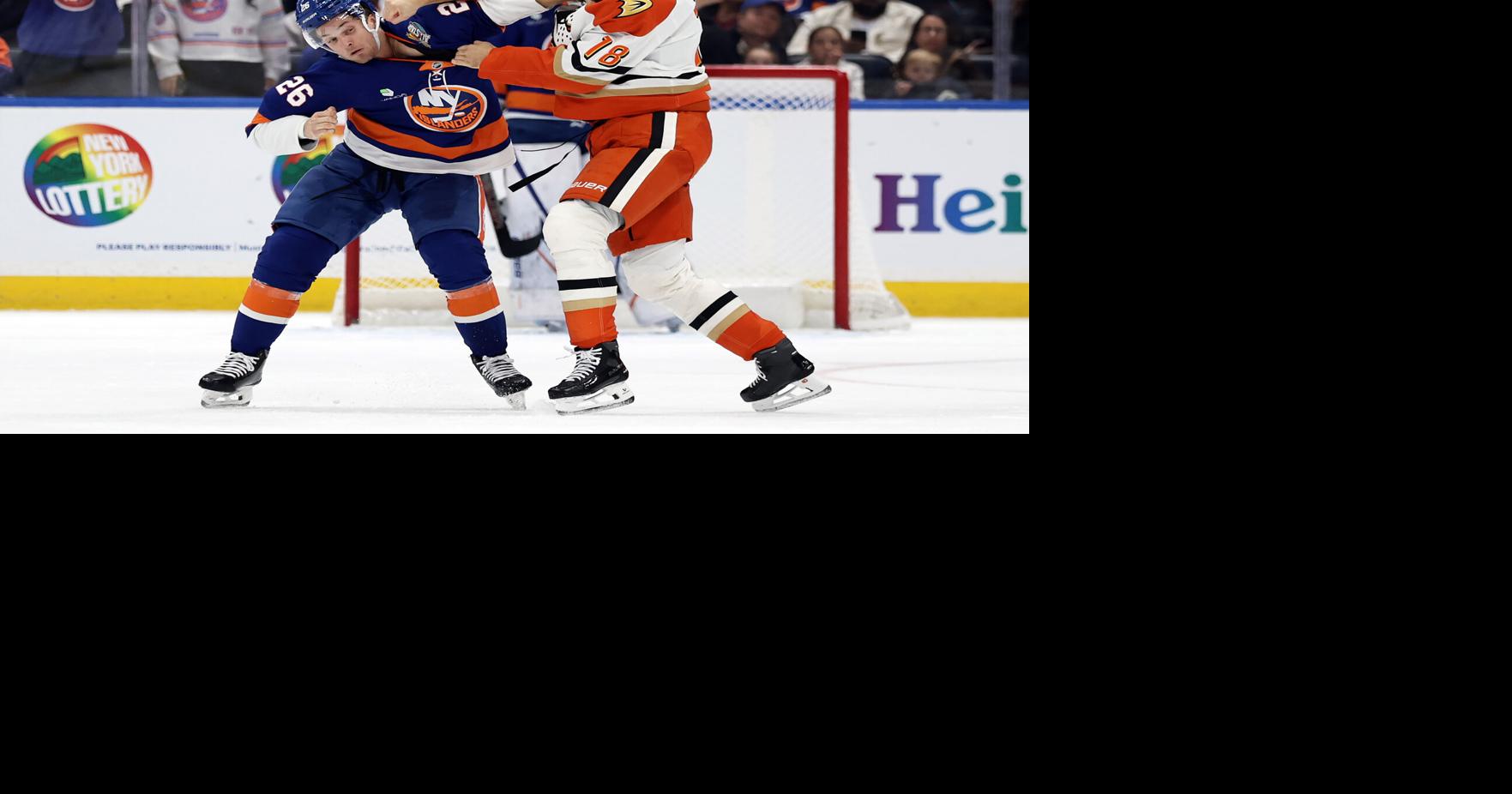 Islanders score 3 1st-period goals, beat Ducks 3-2 for 2nd straight win