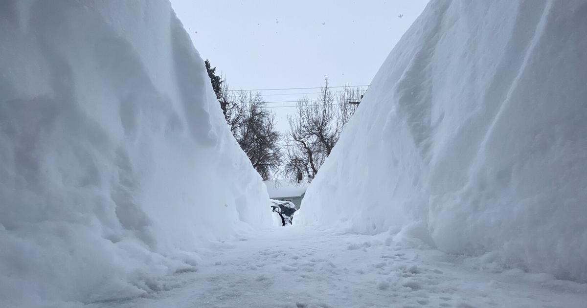 Two feet of snow brings central Montana to standstill over the weekend ...