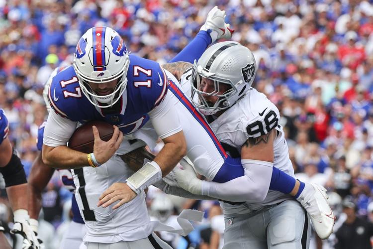 Former University of Wyoming Quarterback Josh Allen Throws 3