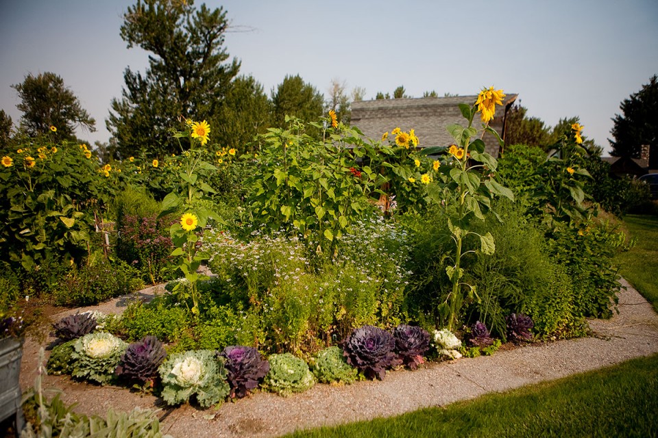 Emerson Center garden tour growing funds for art and culture