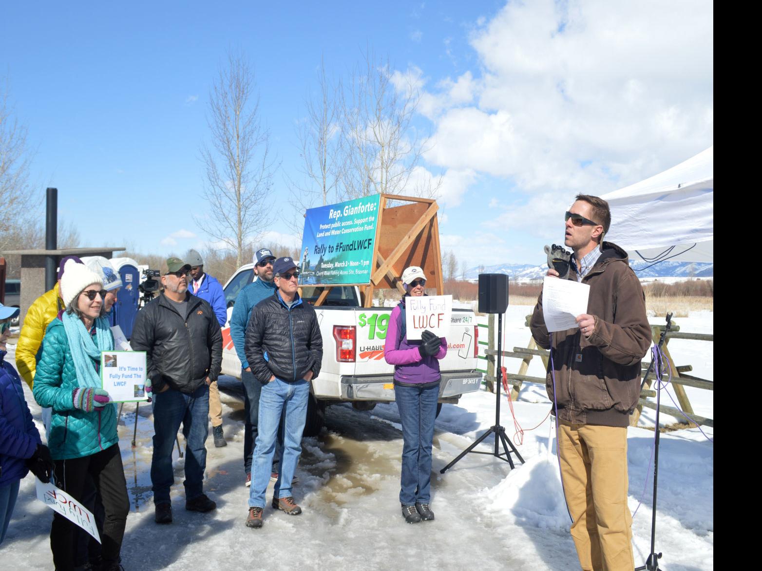 As Trump Signals Support Rally Urges Gianforte To Endorse Full