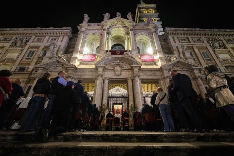 About 250,000 mourners pay last respects to Pope Francis over 3 days of