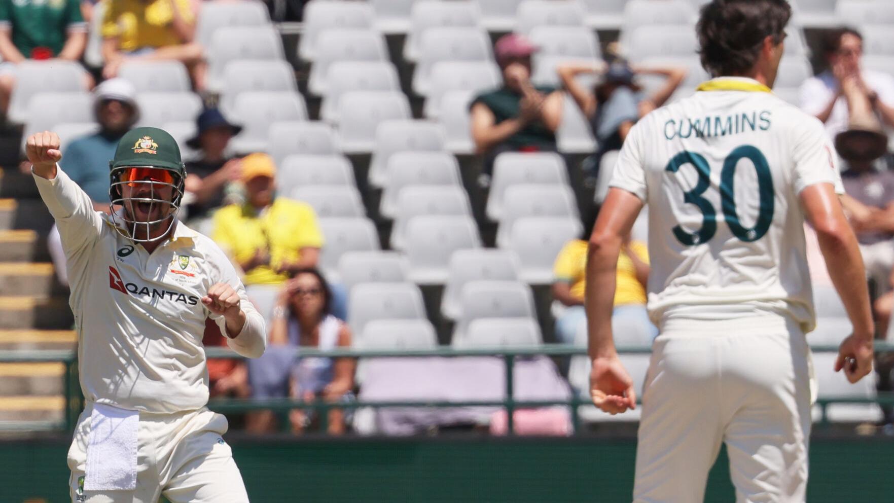 South Africa leads Australia by 102 runs at lunch on day 4 of third ...