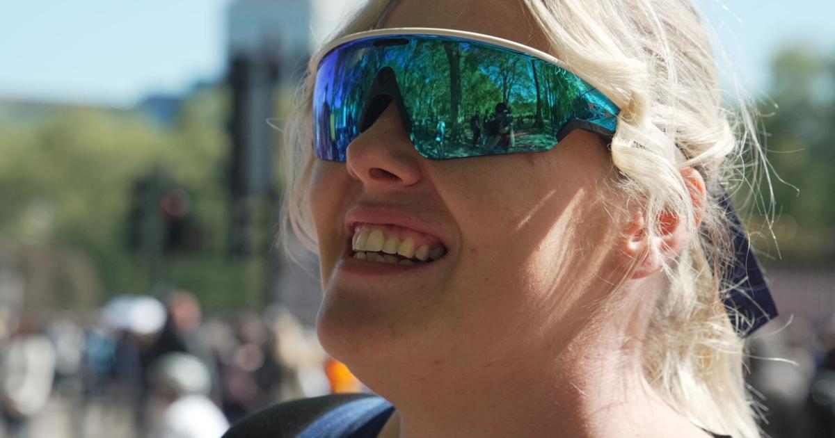 AI smart glasses will help visually impaired runners take on the London ...