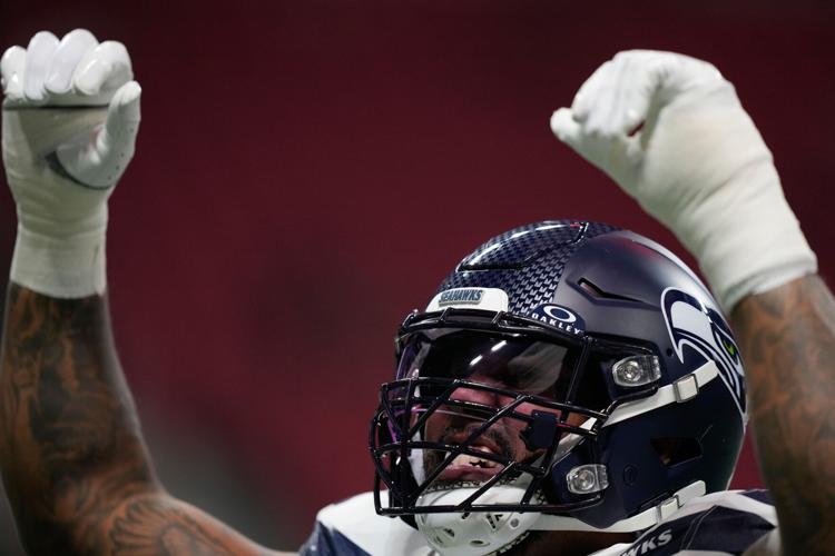 Top photos from Week 14 of the NFL season Sports