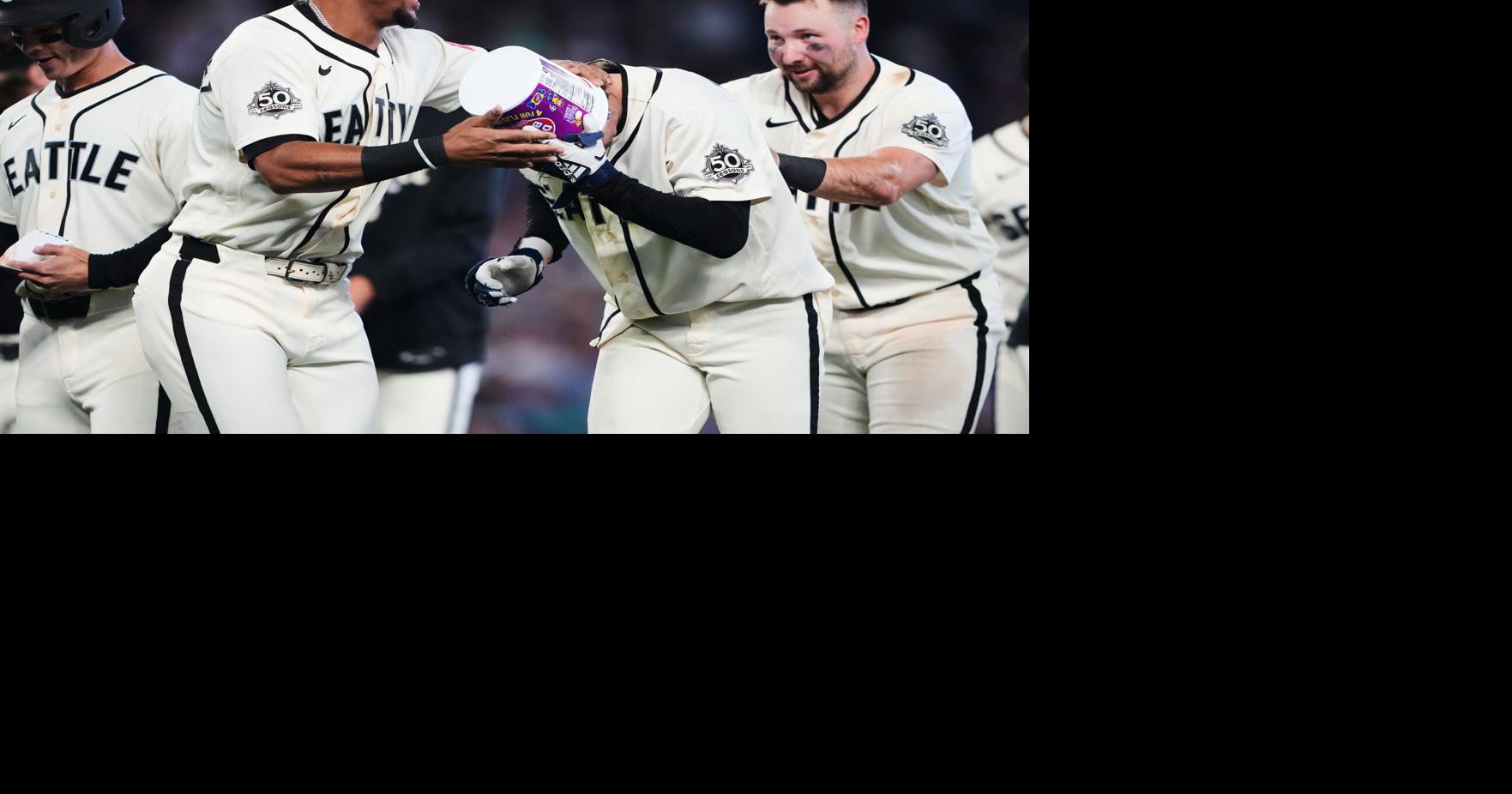 Mariners Edge Twins 7-6 on Emerson's Walk-Off Single