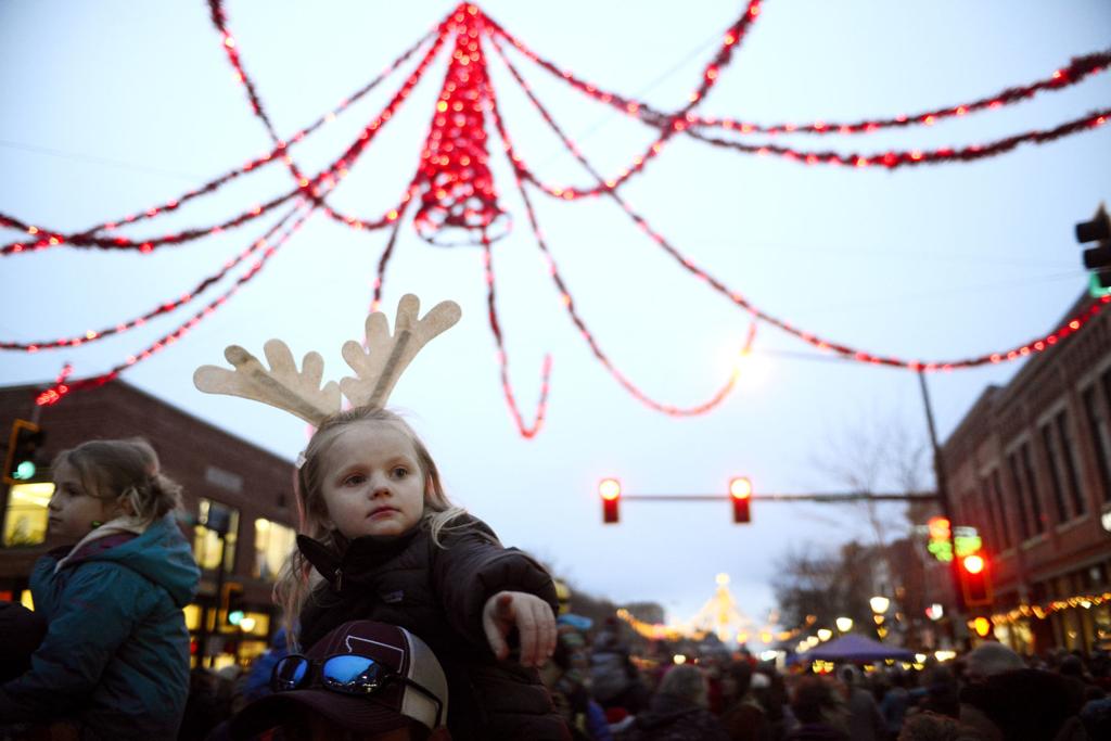 Bozeman Christmas Stroll Poster 2022 Bozeman's Christmas Stroll Brings Back Magical Traditions | Ruckus |  Bozemandailychronicle.com