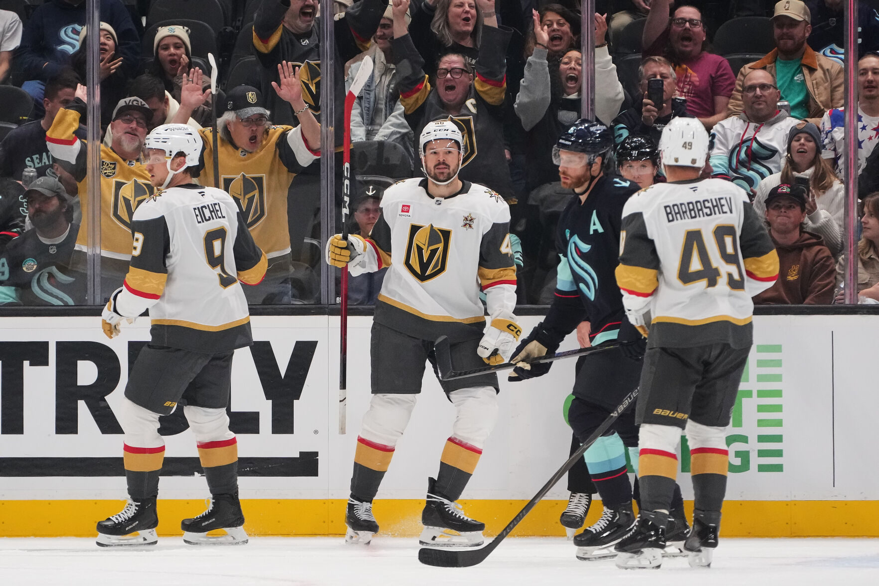 Golden Knights beat Kraken 6-2 behind 2 goals each from Olofsson