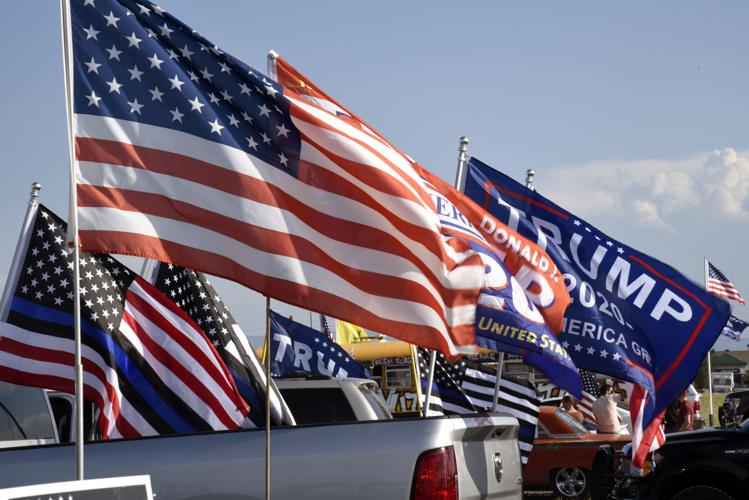 'Defend the Police' demonstrators clash with counter protesters at car ...