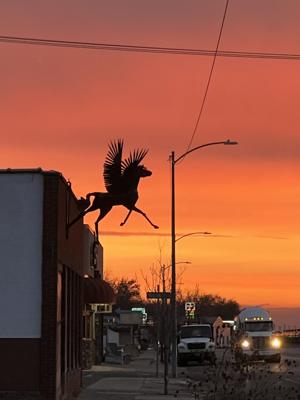 Outlook photographer captures spectacular sunrise