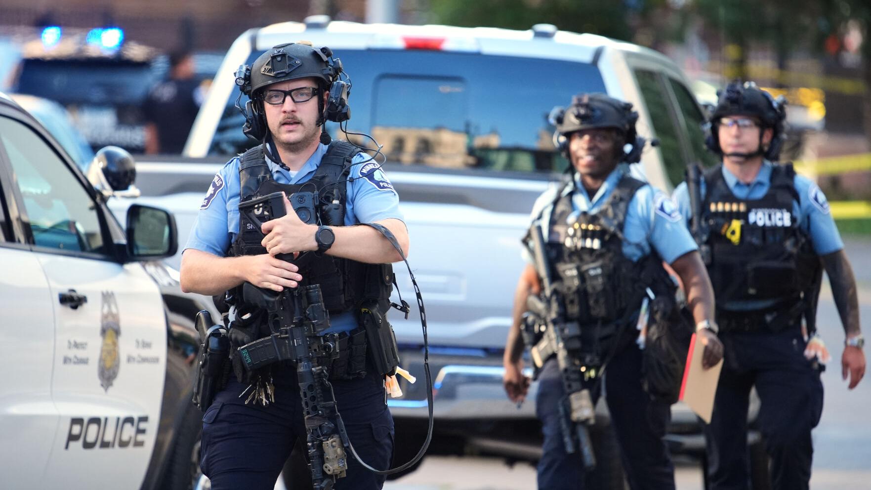Dramatic videos capture the moment 2 officers were wounded in a deadly  Minneapolis shooting