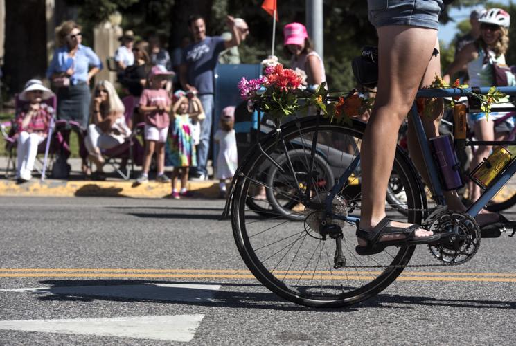 'A hometown parade' Crowds line Main Street for Sweet Pea Parade