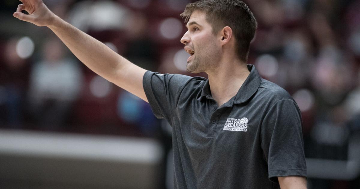 Washington State hires David Riley away from Eastern Washington as ...