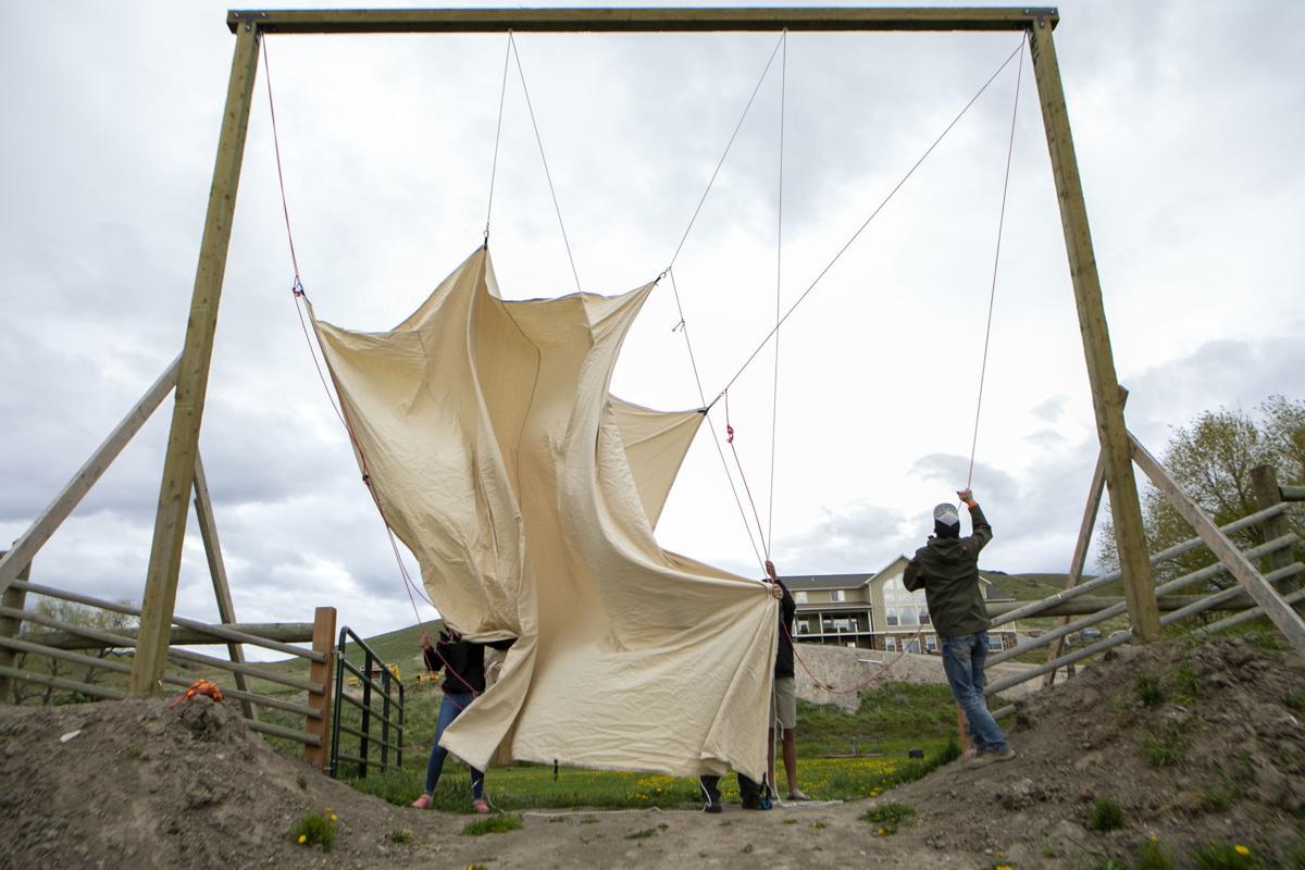 Manhattan High Senior Sets Up Drive In Theater In Family Pasture Coronavirus Bozemandailychronicle Com
