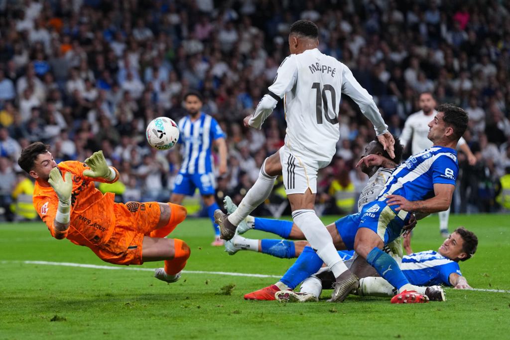 Mbappé and Vinícius lift Real Madrid out of a 4-game slump with a 2-1 win  over Alaves | Sports | bozemandailychronicle.com
