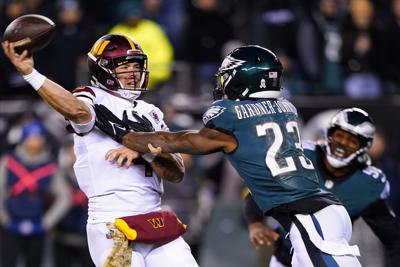 Status of Eagles starter injured in win vs. Commanders updated 