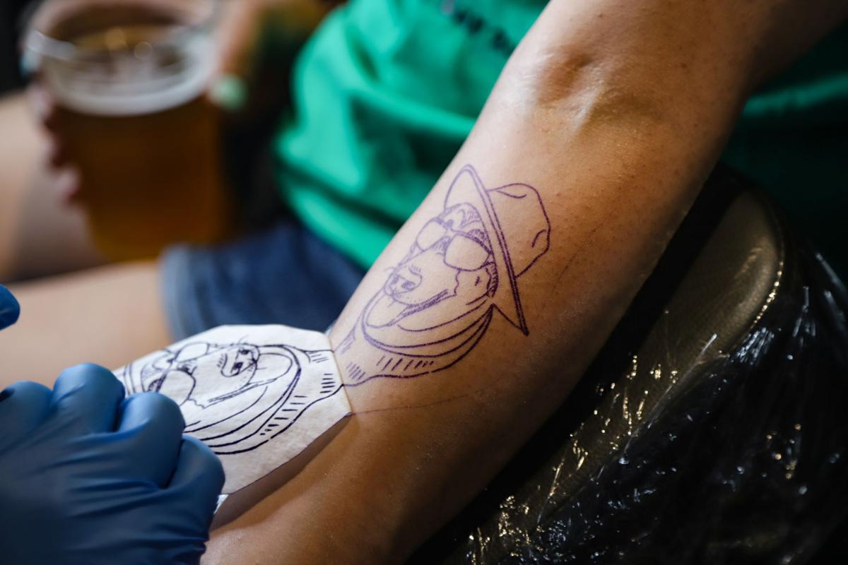 Local Businesses Tattoo Artists Host Flash Tattoo Fundraiser For Shelter Pets News Bozemandailychronicle Com