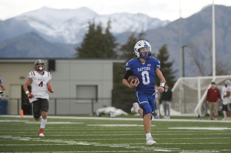 Defense, running game leads Gallatin to big quarterfinal win over