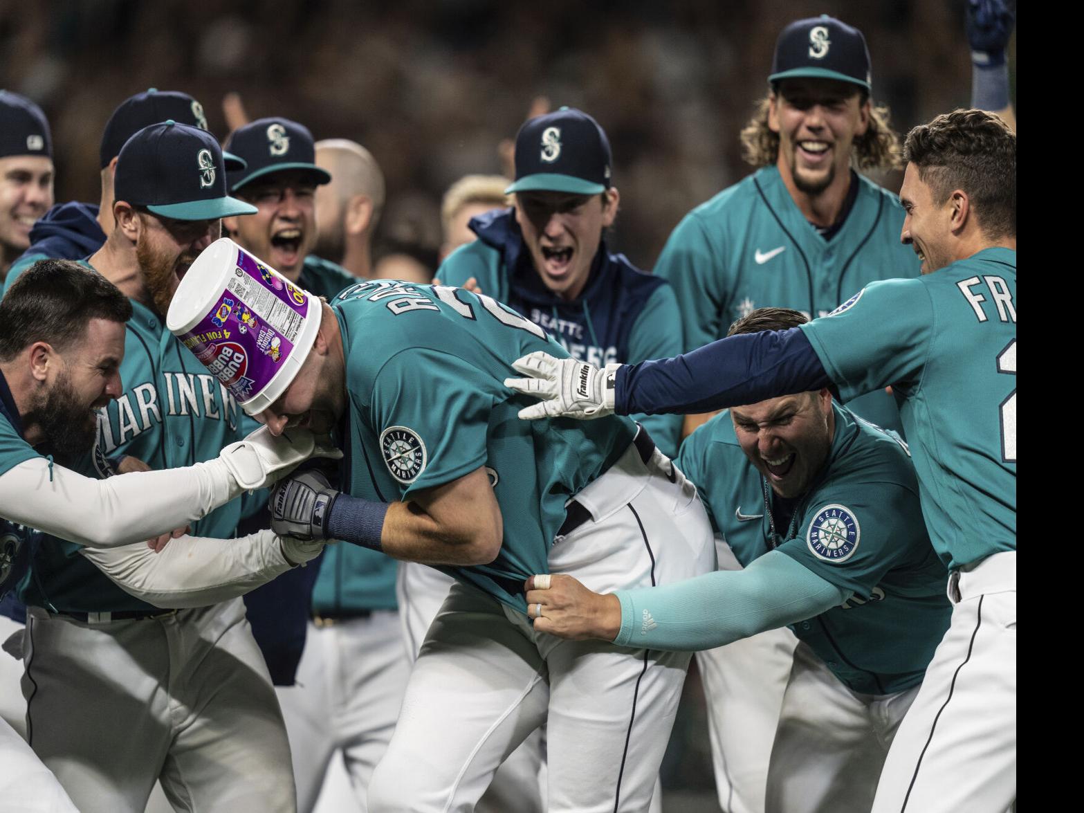 Cal “Big Dumper” Raleigh is the man who sent the Seattle Mariners to the  playoffs for the 1st time in 21 years. Just like everyone…