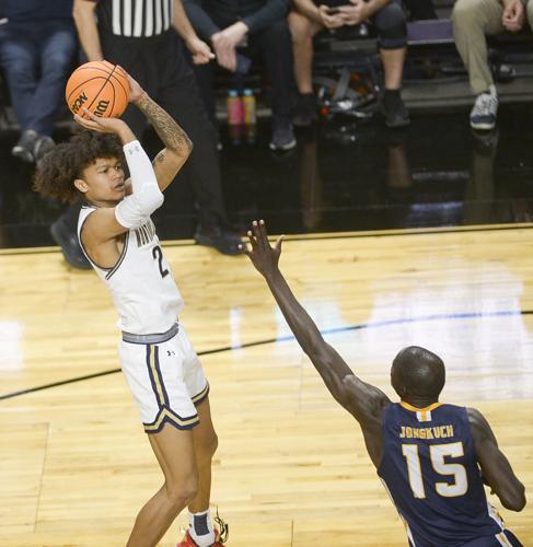 RaeQuan Battle scores career-high 24 points in Montana State's win at