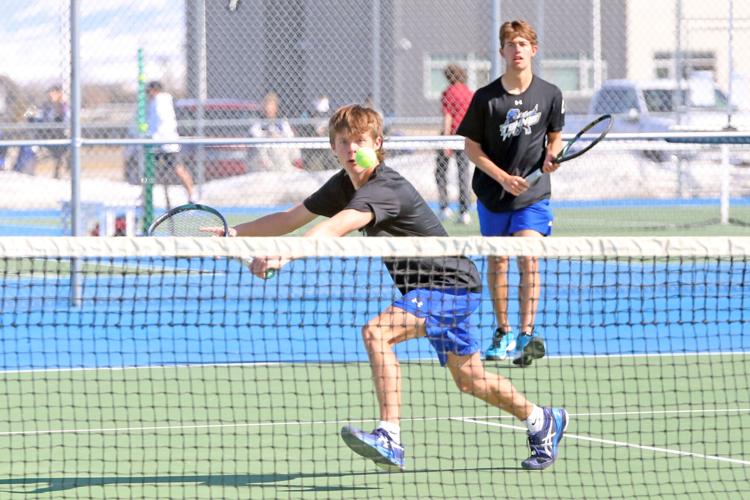 Gallatin, Bozeman tennis teams sweep Helena matches Bozeman