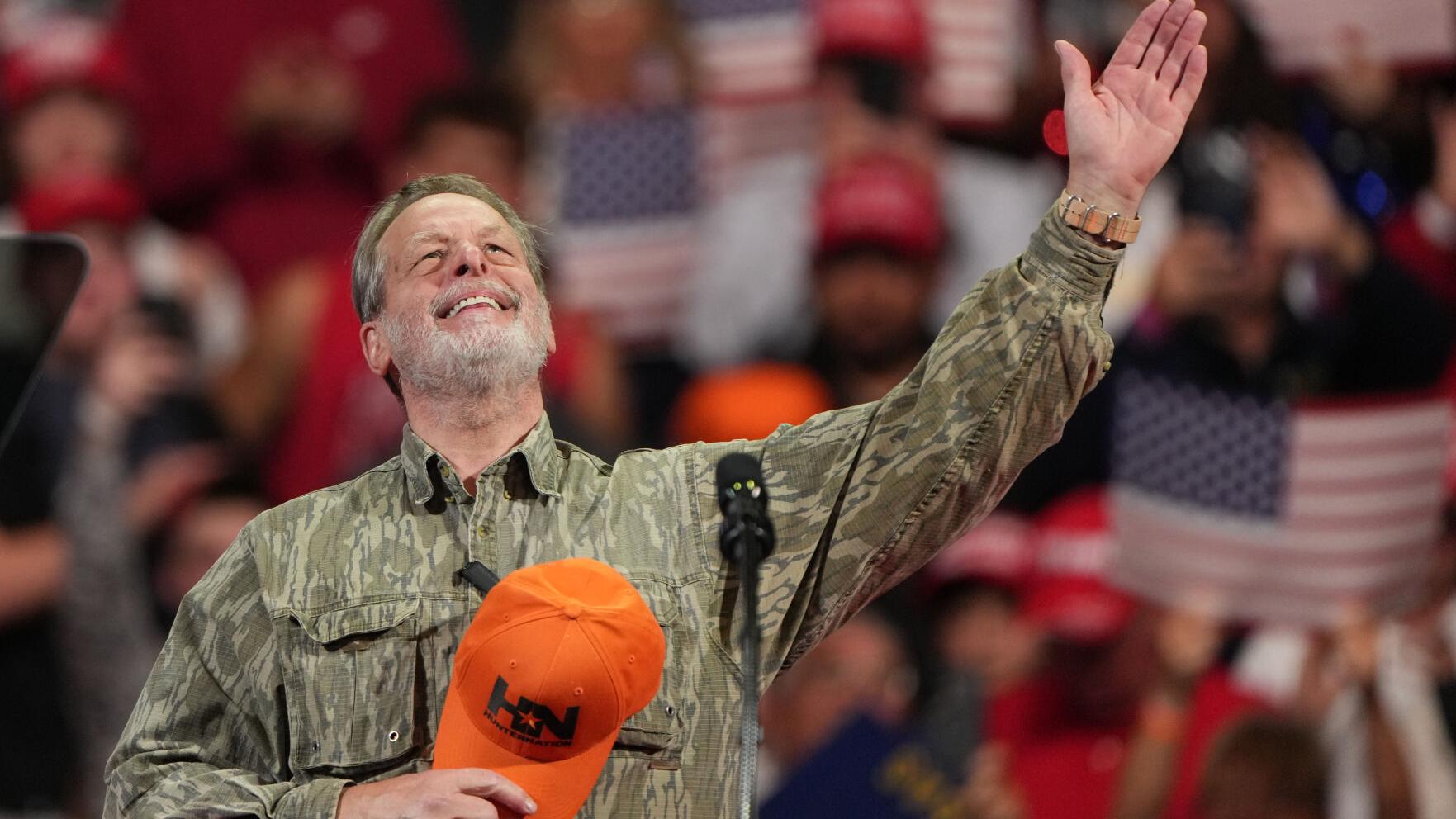 Trump Orders Protesters Removed at Kansas Rally