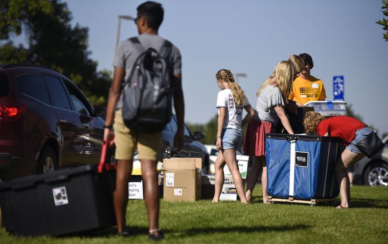 In with the new Students swarm to MSU campus on MoveIn Day Montana