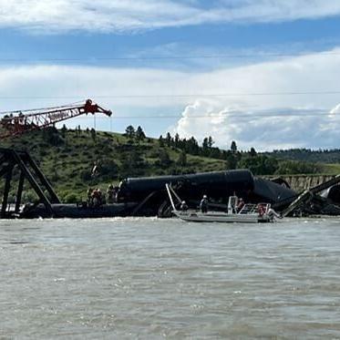 First of 10 train cars removed from Yellowstone River - Vimarsana News