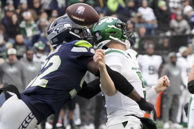 Seahawks keep playoff hopes alive with win, eliminate Jets, Sport