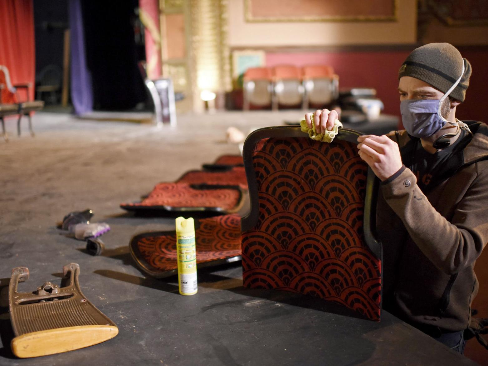 Bozeman's Ellen Theatre sells vintage seats from 1919 opening - Vimarsana News