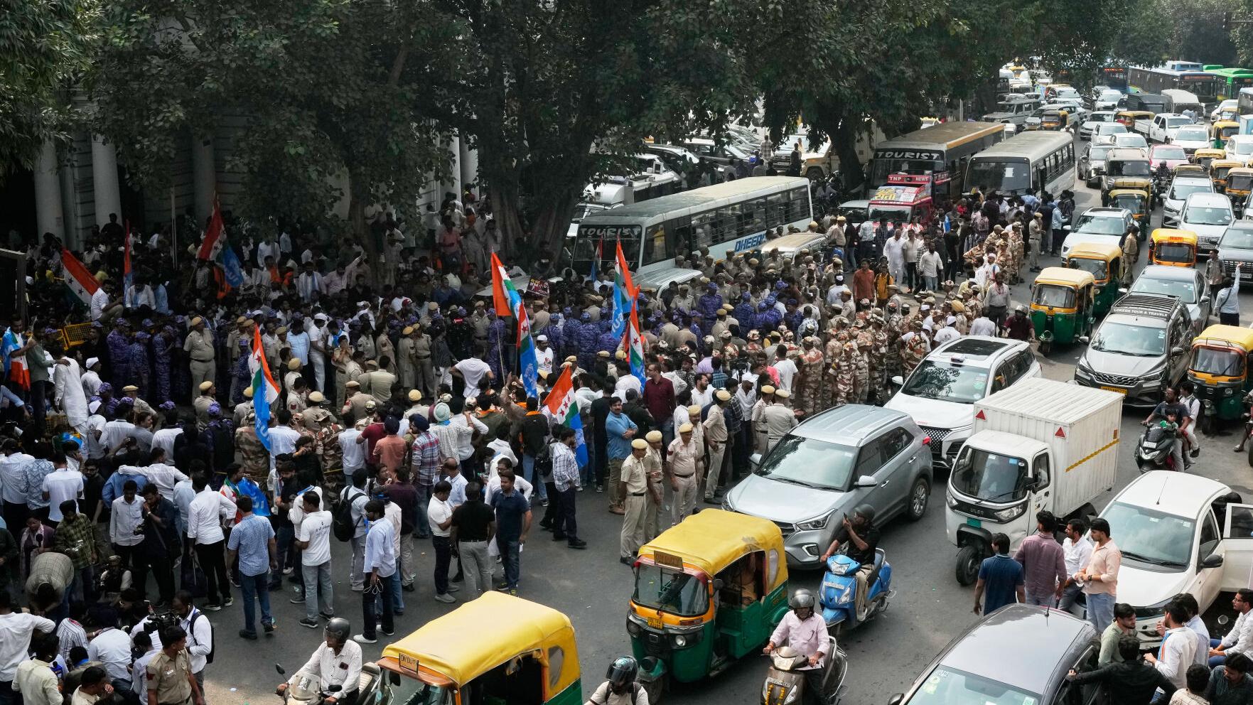 Thousands protest in India's Bengaluru as 'Cockroach' movement demands ...