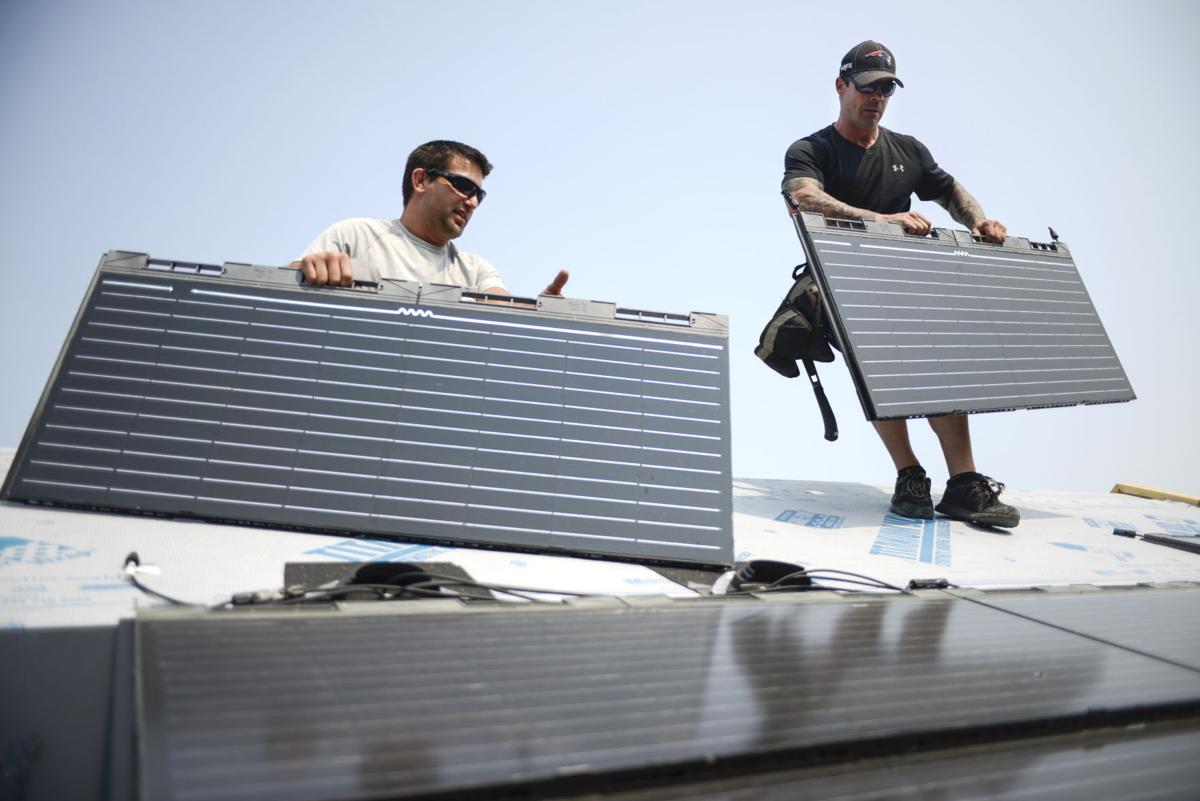 Bozeman Company Capitalizes On Solar Trend With Photovoltaic Roofs Business Bozemandailychronicle Com