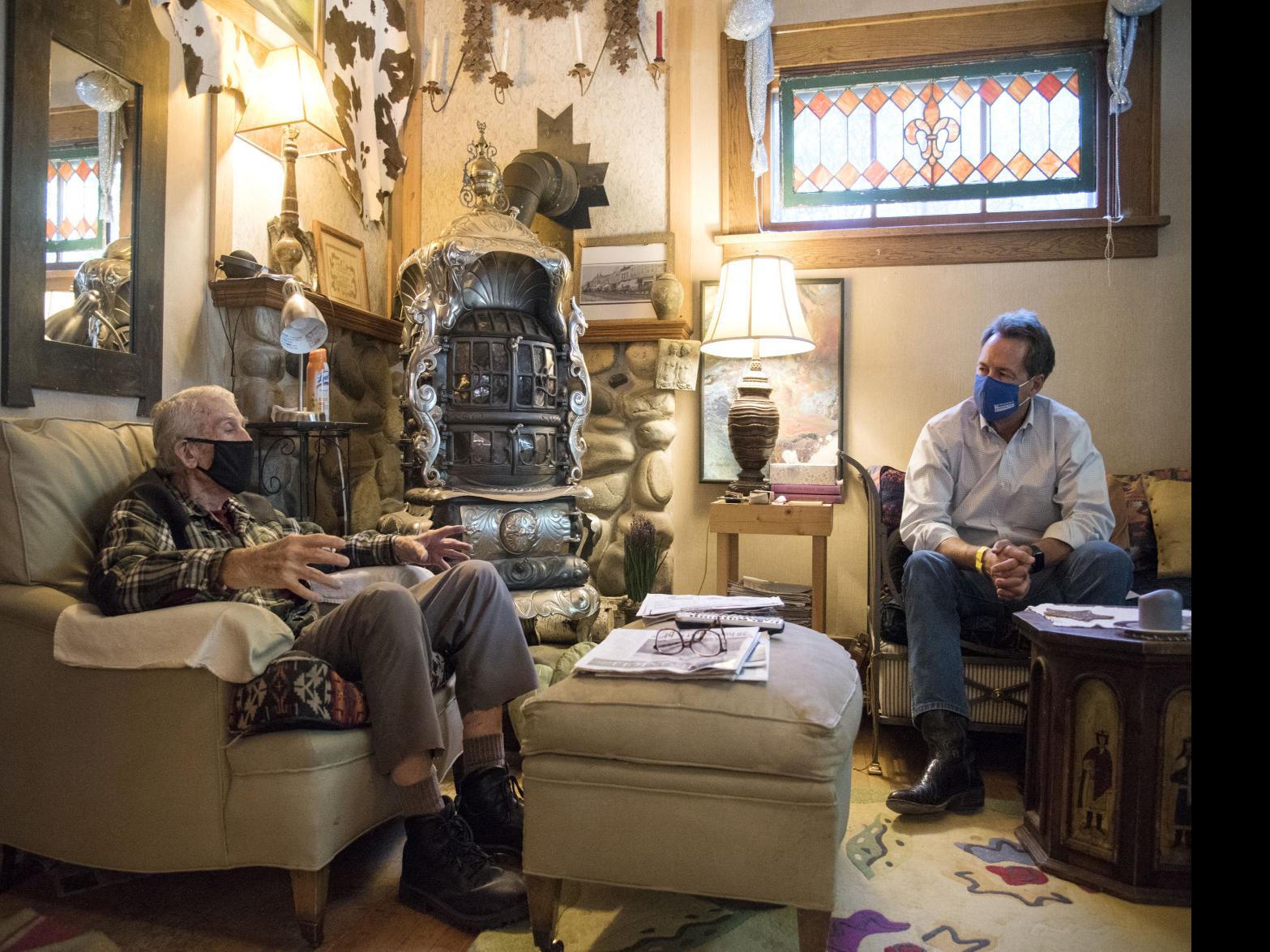 Montana Governor Meets With World War Ii Veteran In Bozeman News Bozemandailychronicle Com